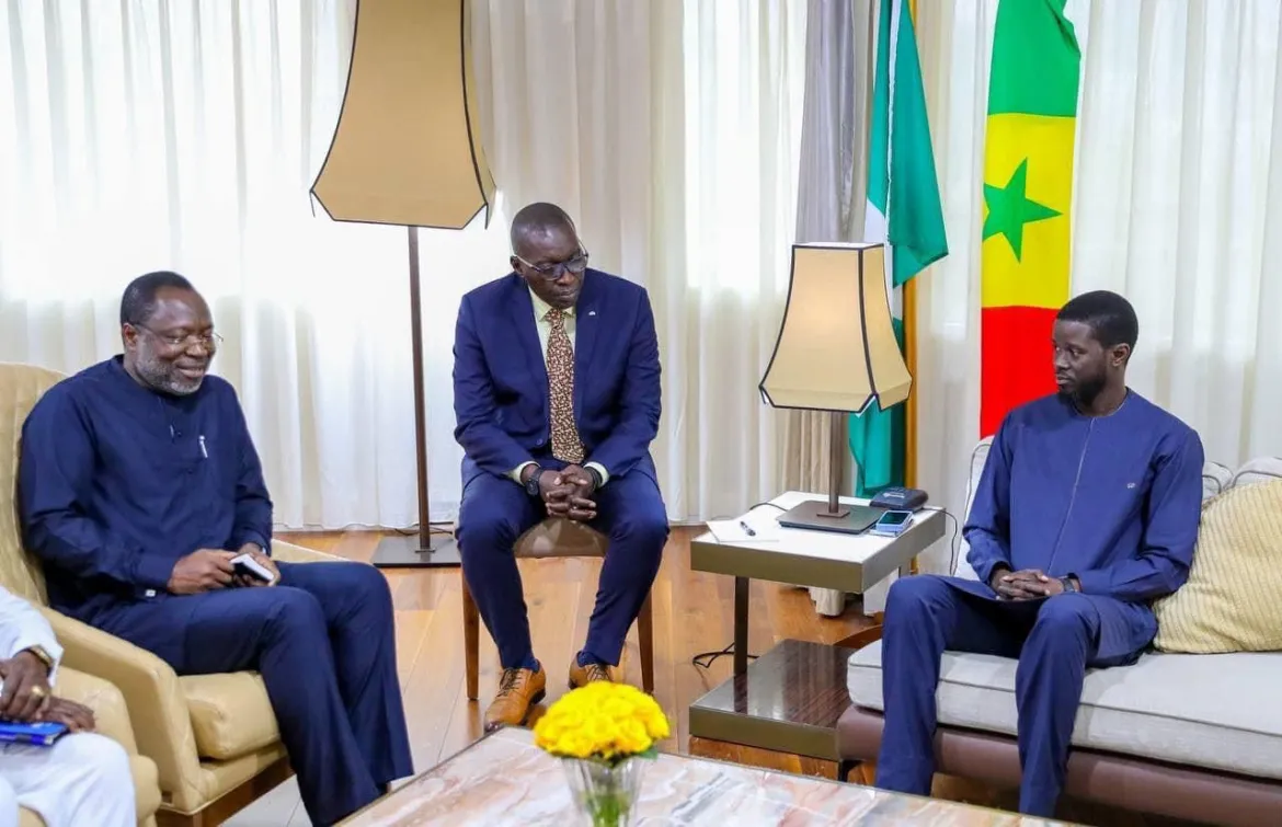 Le Président Bassirou Diomaye Faye s’engage pour l’unité et l’intégration régionale de la CEDEAO lors de sa rencontre avec le président de la Commission